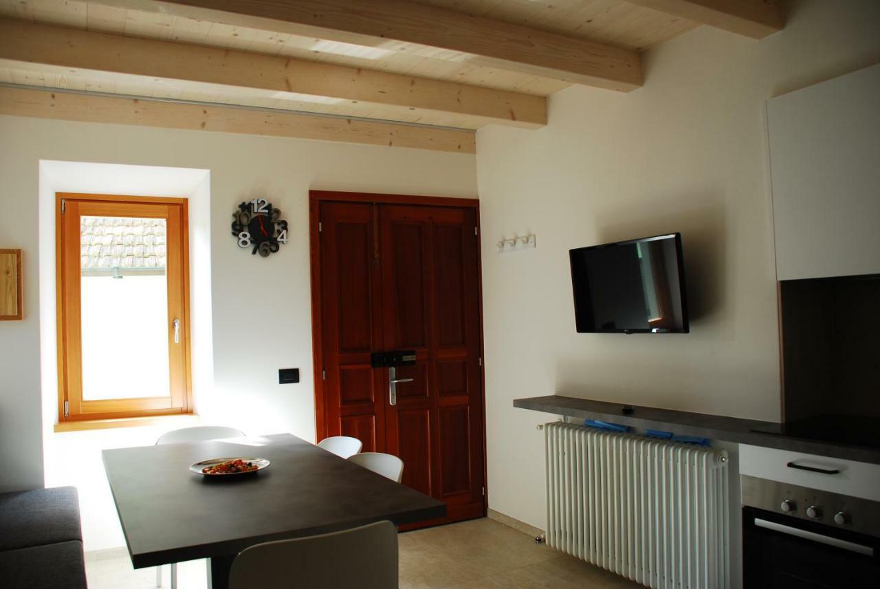 La Casa Del Borgo Vila Dervio Exterior foto